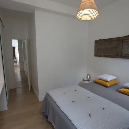 Appartement : Location Les Merciers. *